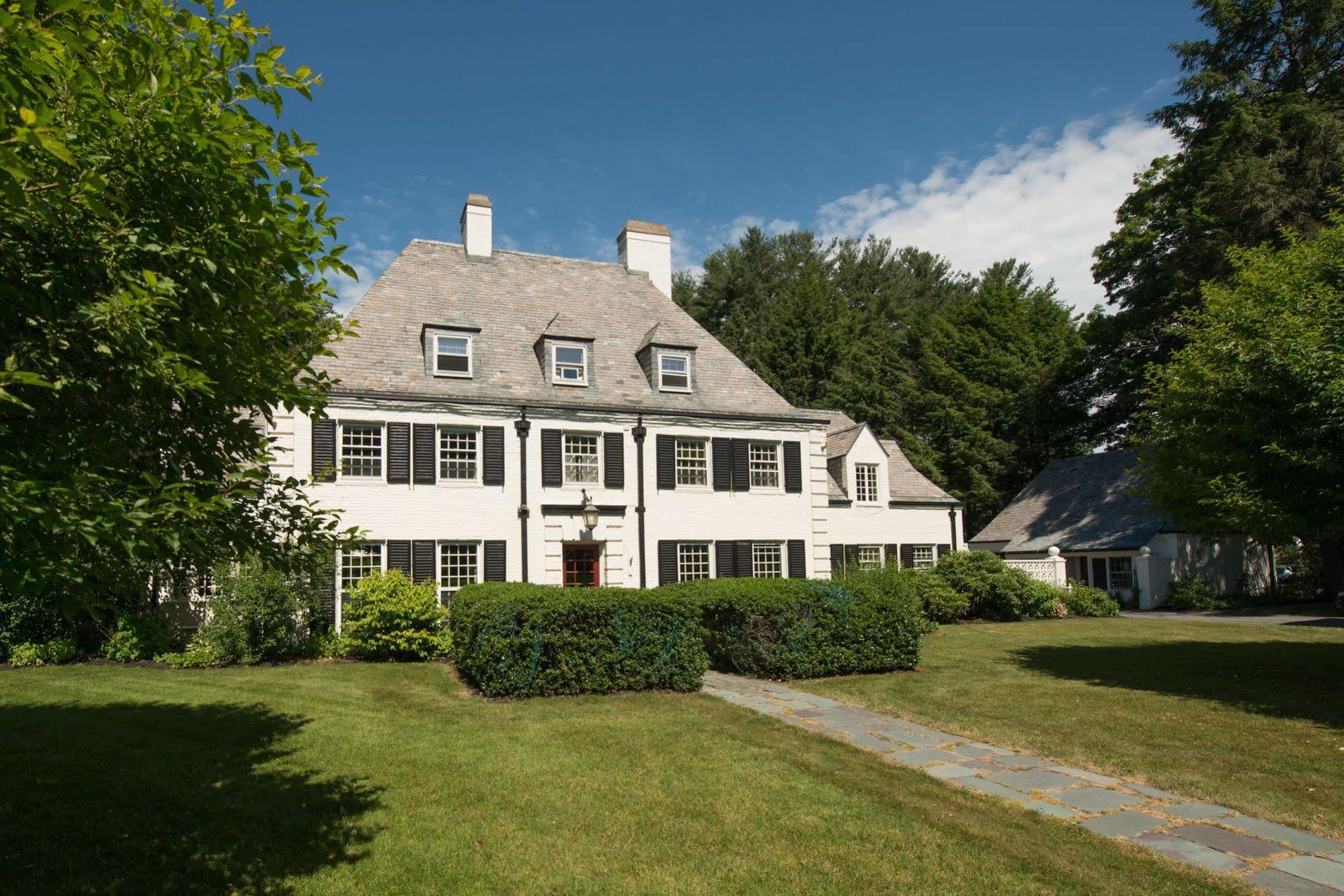 Inn On Putney Road Brattleboro Exterior photo